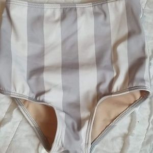 2/3 kortni jeane grey stripe bottoms